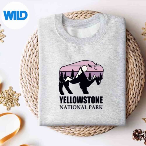 RetroBisonYellowstoneNationalParkVintageBuffalosweater