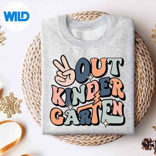GroovyLastDayOfKindergartenPeaceOutKindergartensweater