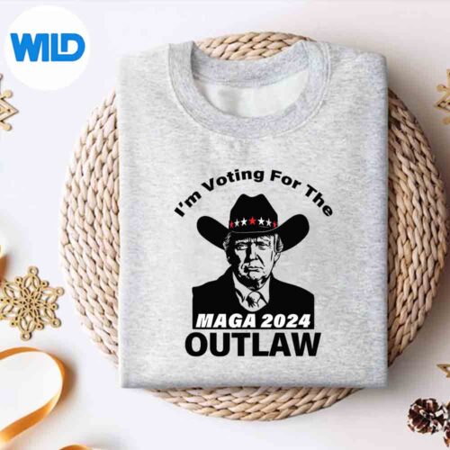 DonaldTrumpMagaImVotingForTheOutlawPresidentsweater