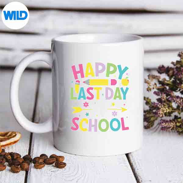 HappyLastDayOfSchoolTeacherStudentsSchoolGraduationmug