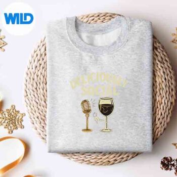 DeliciouslySocialVintageWineBeerBarHumorsweater