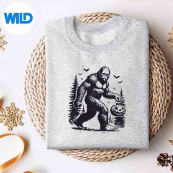 SpookyHalloweenBigfootPumskinVintagesweater