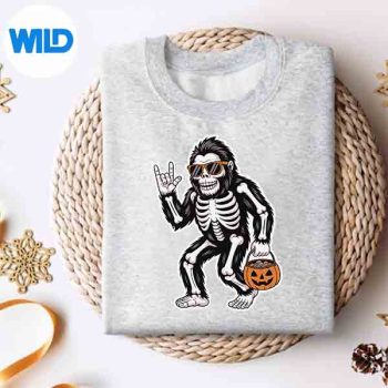 HalloweenBigfootSkeletonRockVintagesweater