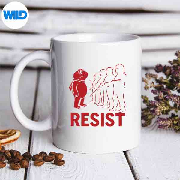 FrogsResistPortlandFrogProtestmug 1