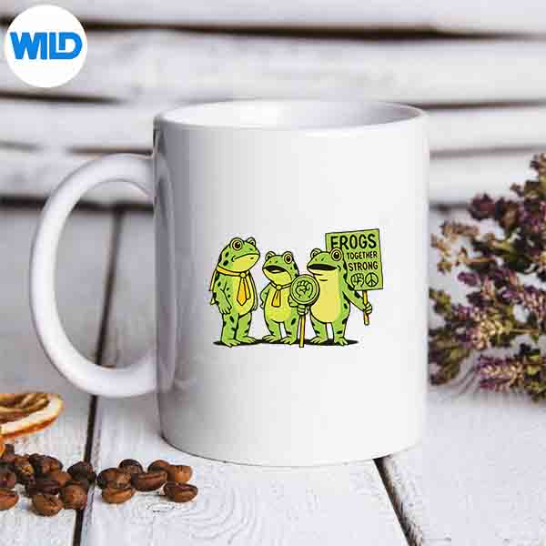 FrogsTogetherStrongVintagemug