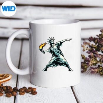 StatueOfLibertyResistVintagemug