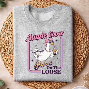 AuntieGooseOnTheLooseFunnyAuntGoosesweater.jpg