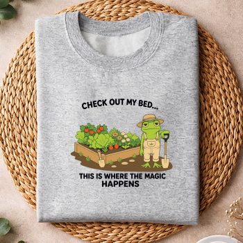 FrogCheckOutMyBedThisWhereTheMagicHappensGardenersweater.jpg